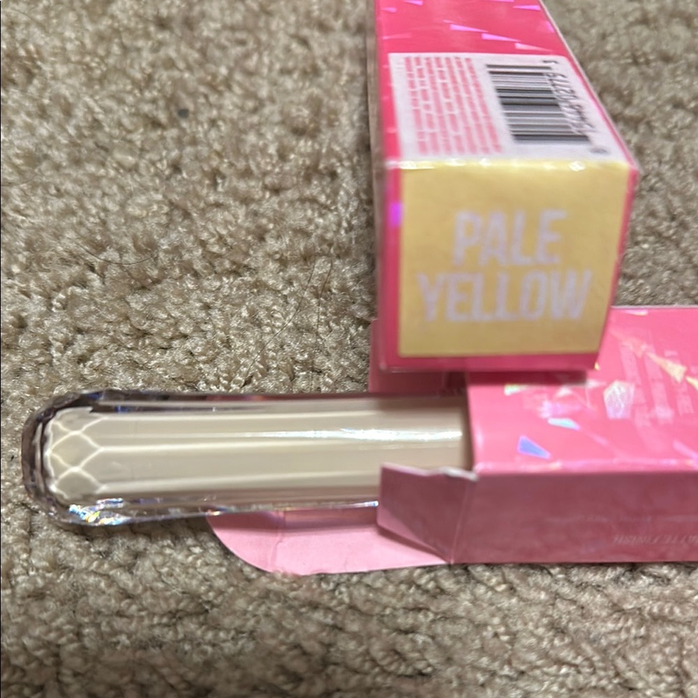 Jeffree Star Color Corrector in Pale Yellow